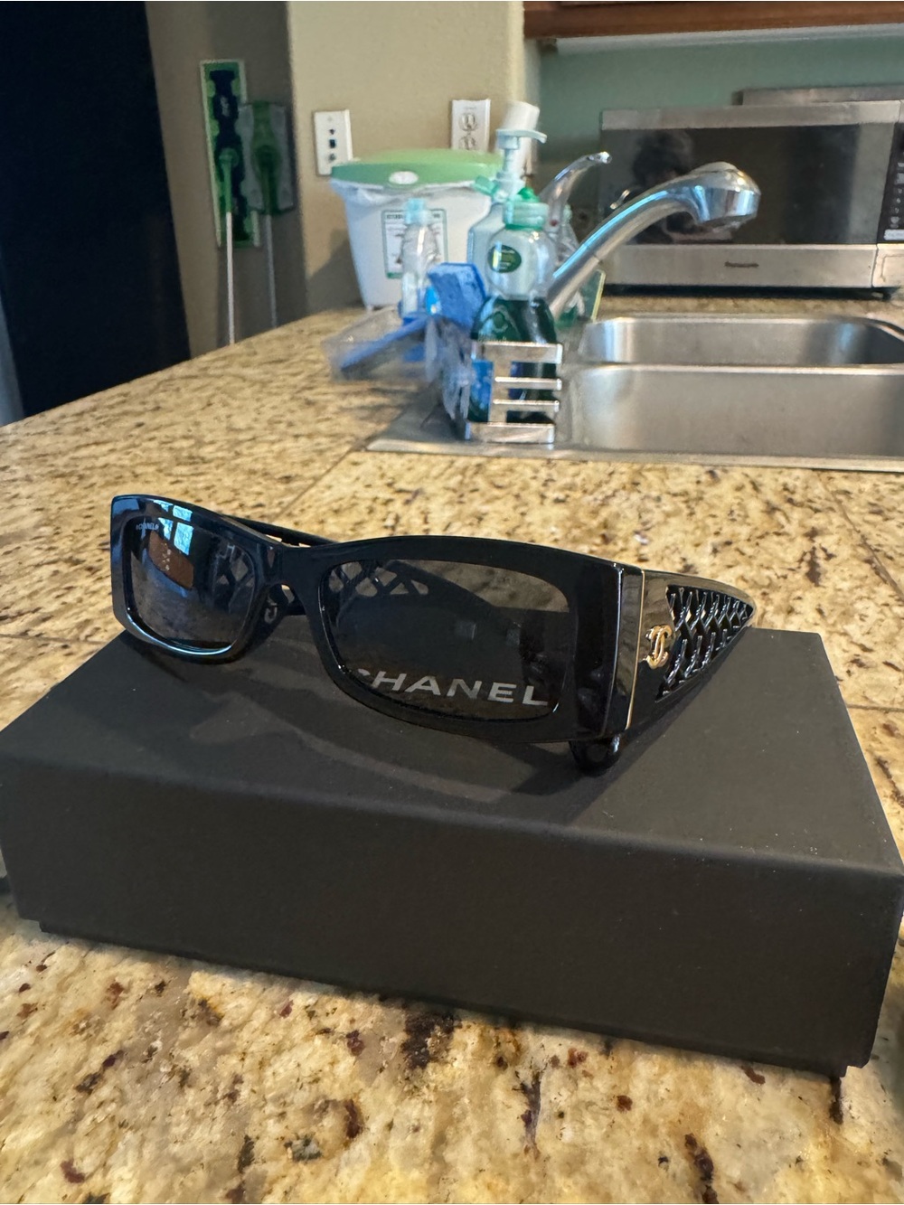 New CHANEL 2026 CH5566 summer collection Black Sunglasses